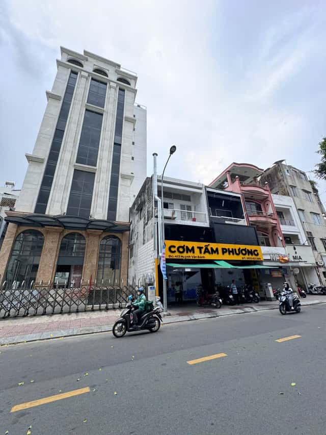 Bán nhà mặt tiền Huỳnh Văn Bánh Quận Phú Nhuận, TP.HCM – giá 43.9 tỷ