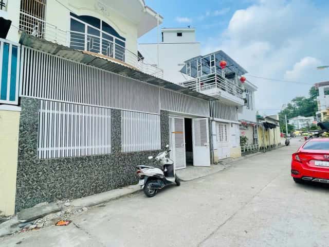 Bán nhà mặt tiền Ngọc Sơn  Thành phố Nha Trang, Khánh Hòa – 2 phòng ngủ, giá 3.9 tỷ