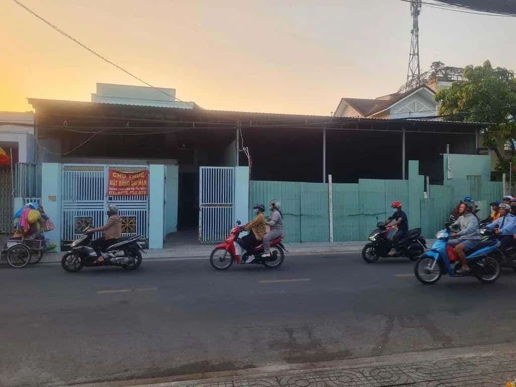 Cho thuê nhà mặt tiền Lê Văn Lương Huyện Nhà Bè, TP.HCM – giá 70 triệu