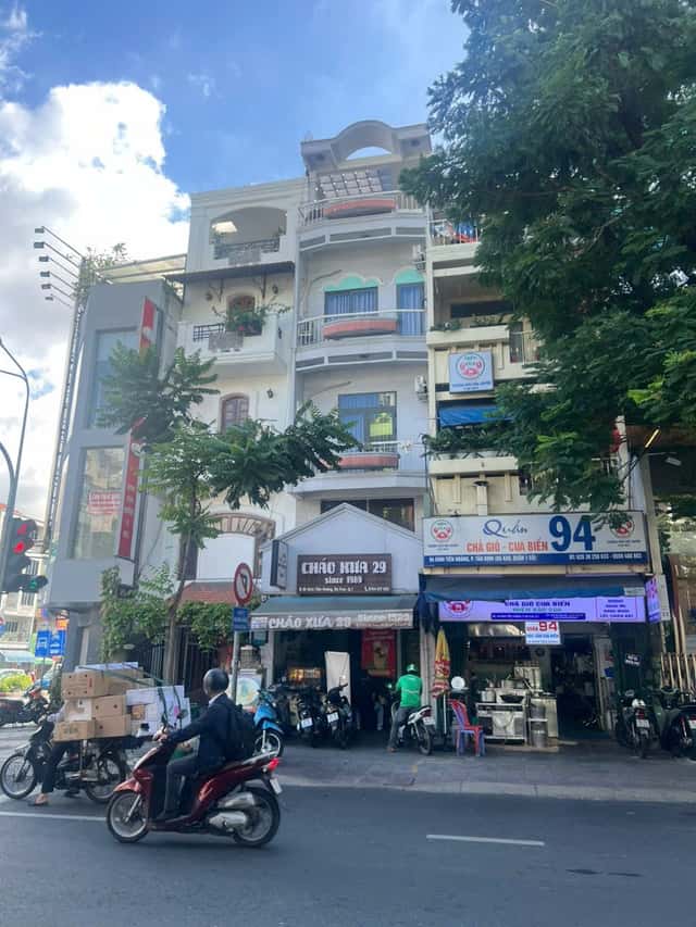 Bán nhà mặt tiền Đinh Tiên Hoàng Quận 1, TP.HCM – giá 32 tỷ Bán nhà mặt tiền Đinh Tiên Hoàng Quận 1, TP.HCM – giá 32 tỷ
