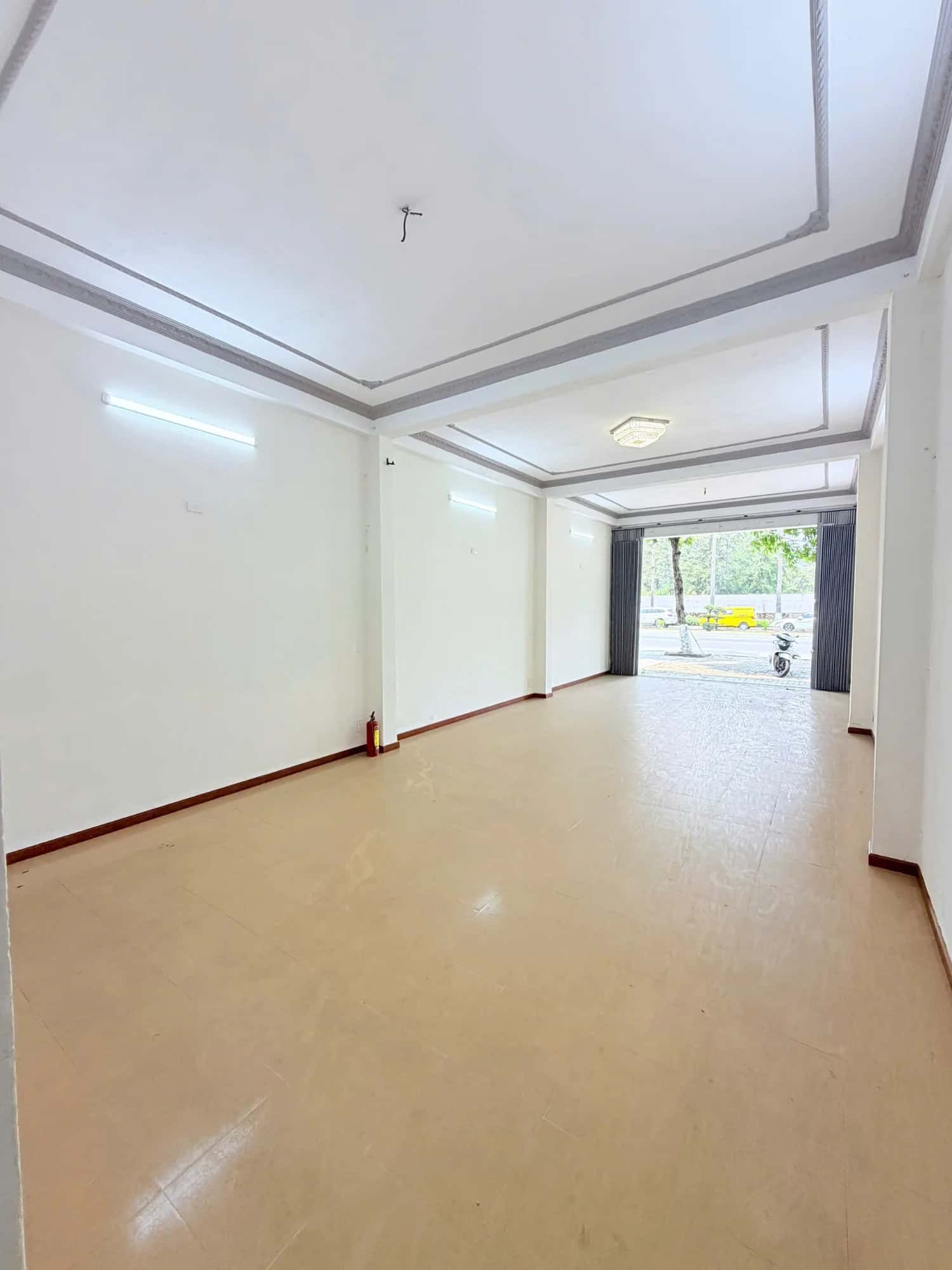 Bán nhà mặt tiền Nguyễn Tất Thành  Quận Hải Châu, TP. Đà Nẵng – 9 phòng ngủ, giá 19.2 tỷ