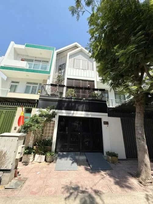 Bán nhà mặt tiền đường số 8, KĐT Hà Quang 1 Thành phố Nha Trang, Khánh Hòa – 4 phòng ngủ, giá 11.6 tỷ