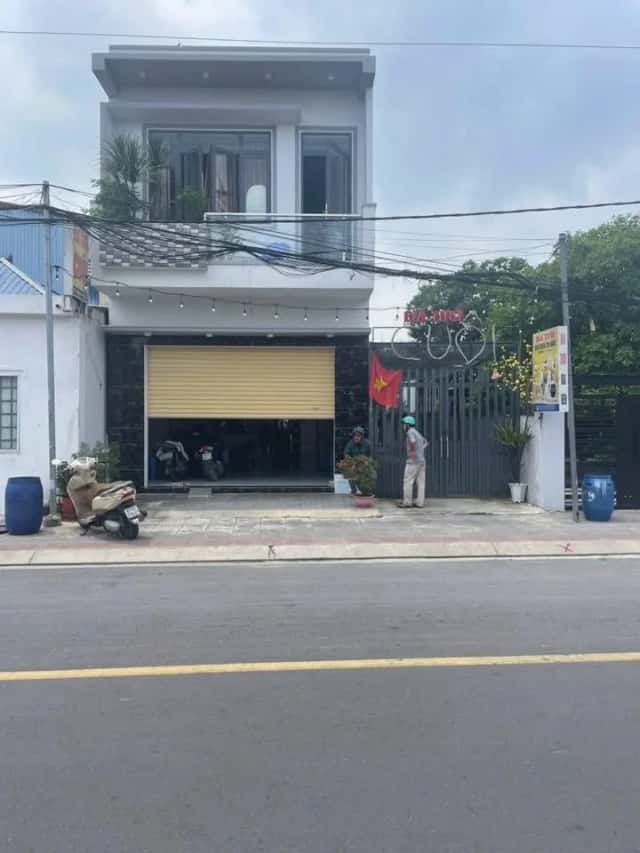 Bán nhà mặt tiền đường Bình Đức Thành phố Thuận An, Bình Dương – 2 phòng ngủ, giá 8.5 tỷ Bán nhà mặt tiền đường Bình Đức Thành phố Thuận An, Bình Dương – 2 phòng ngủ, giá 8.5 tỷ