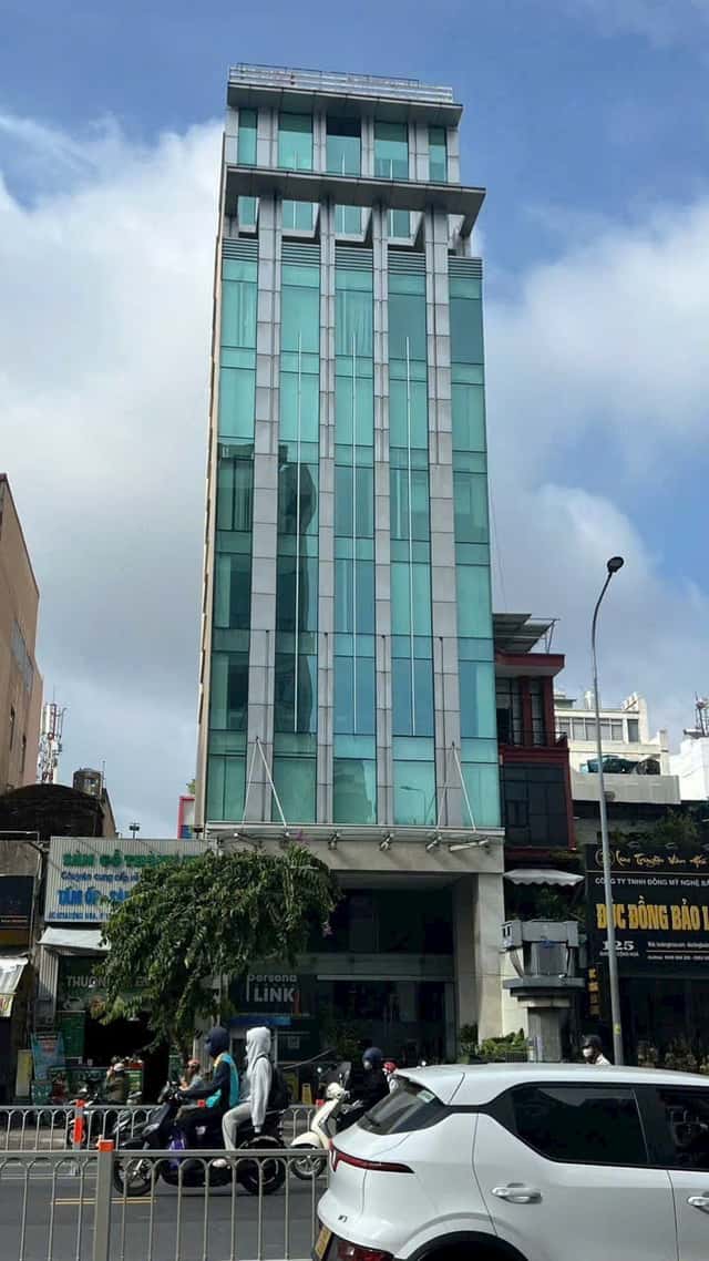 Bán nhà mặt tiền Cộng Hòa Quận Tân Bình, TP.HCM – 13 phòng ngủ, giá 185 tỷ