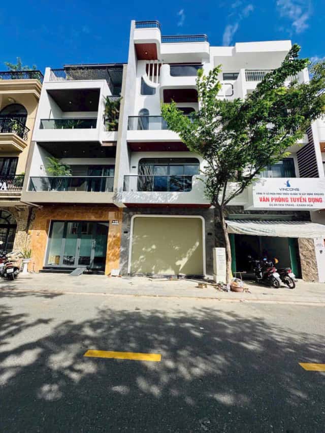 Bán nhà mặt tiền đường B8 Thành phố Nha Trang, Khánh Hòa – 9 phòng ngủ, giá 12.2 tỷ