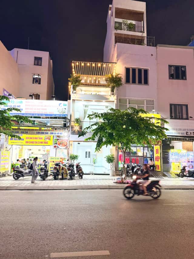 Bán nhà mặt tiền Dương Quảng Hàm  Quận Gò Vấp, TP.HCM – 1 phòng ngủ, giá 16.8 tỷ