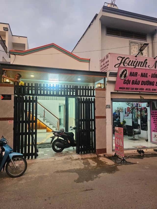 Bán nhà mặt tiền Thới Tứ 2, ấp Thới Tứ Huyện Hóc Môn, TP.HCM – 2 phòng ngủ, giá 3.9 tỷ