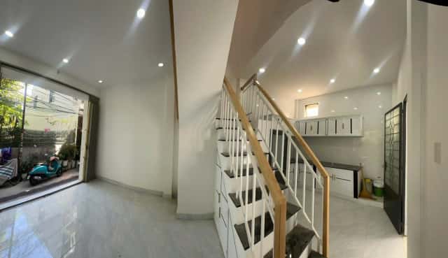 Bán nhà hẻm đường 2/4 Thành phố Nha Trang, Khánh Hòa – 2 phòng ngủ, giá 2.4 tỷ
