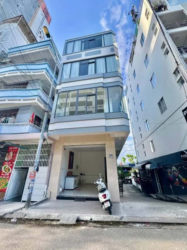 Bán nhà mặt tiền Nguyễn Đình Chiều Thành phố Nha Trang, Khánh Hòa – 6 phòng ngủ, giá 14.9 tỷ