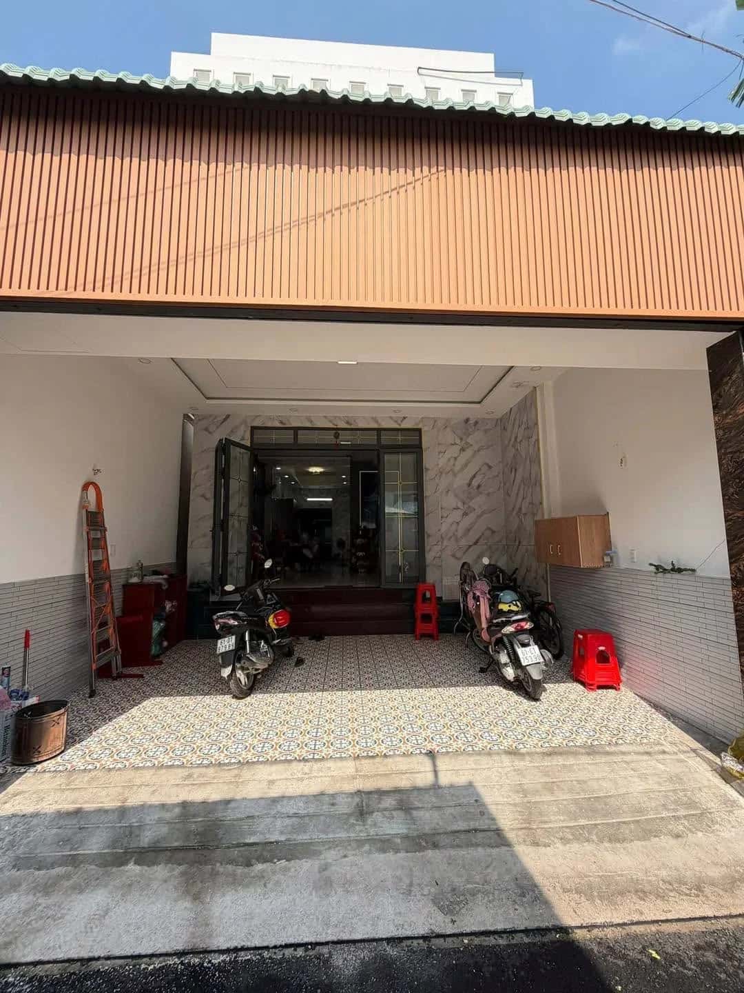 Bán nhà hẻm Khu phố Đông Tân Thành phố Dĩ An, Bình Dương – 4 phòng ngủ, giá 5.9 tỷ