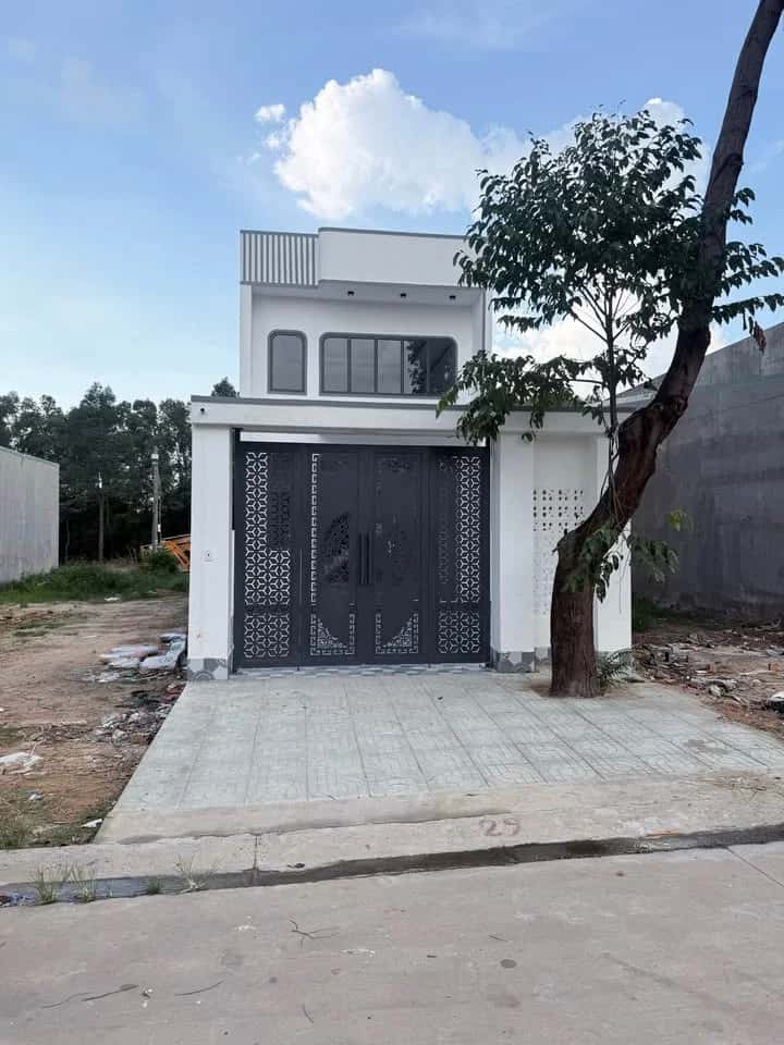 Bán nhà mặt tiền đường NG4 Thành phố Bến Cát, Bình Dương – 4 phòng ngủ, giá 2.1 tỷ