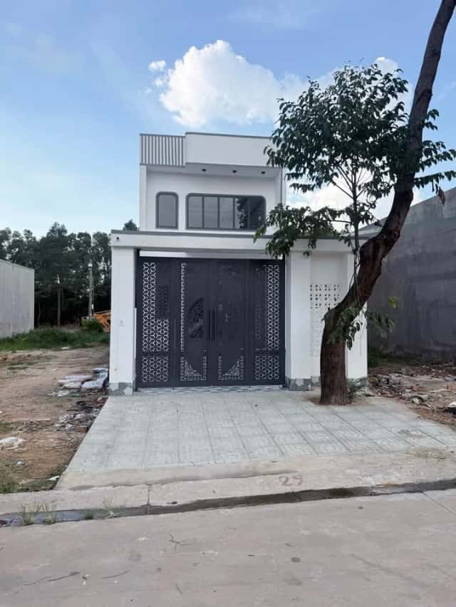 Bán nhà mặt tiền đường NG4 Thành phố Bến Cát, Bình Dương – 4 phòng ngủ, giá 2.1 tỷ