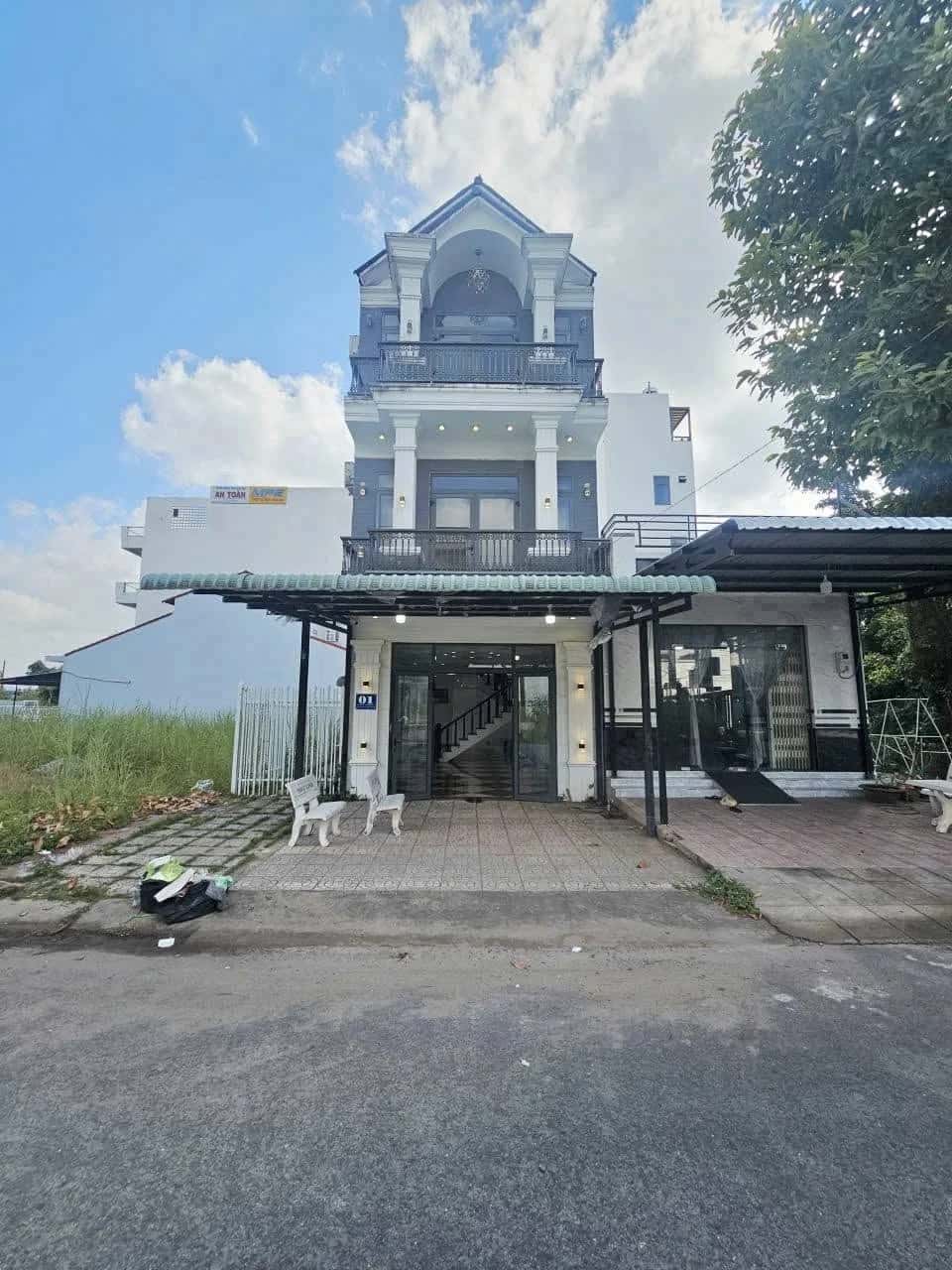 Bán nhà mặt tiền đường D4, KDC Hồng Loan  Quận Cái Răng, TP. Cần Thơ – 4 phòng ngủ, giá 4.5 tỷ