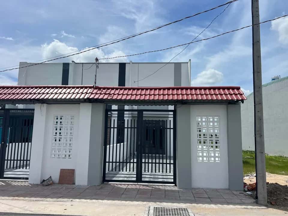 Bán nhà mặt tiền Tân Định 004 Thành phố Bến Cát, Bình Dương – 2 phòng ngủ, giá 2.3 tỷ