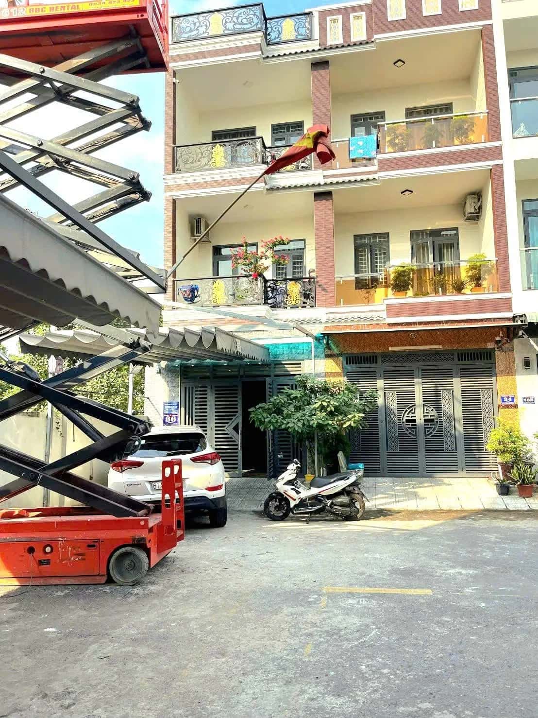Bán nhà mặt tiền đường số 2, KDC Trường An Thành phố Dĩ An, Bình Dương – 3 phòng ngủ, giá 5.3 tỷ
