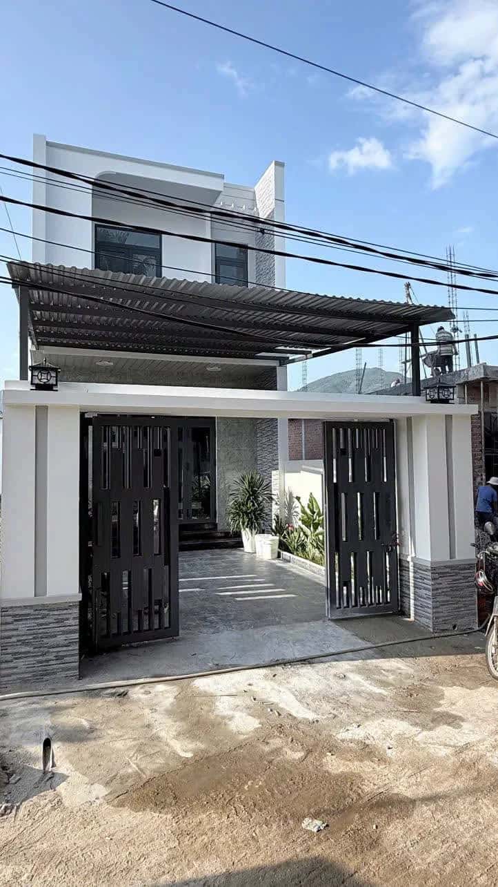 Bán nhà hẻm thôn Đông 1 Huyện Diên Khánh, Khánh Hòa – 3 phòng ngủ, giá 2.3 tỷ