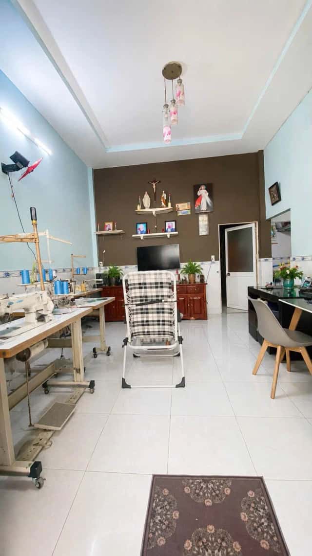 Bán nhà hẻm Thạnh Lộc 19 Quận 12, TP.HCM – 2 phòng ngủ, giá 2.8 tỷ