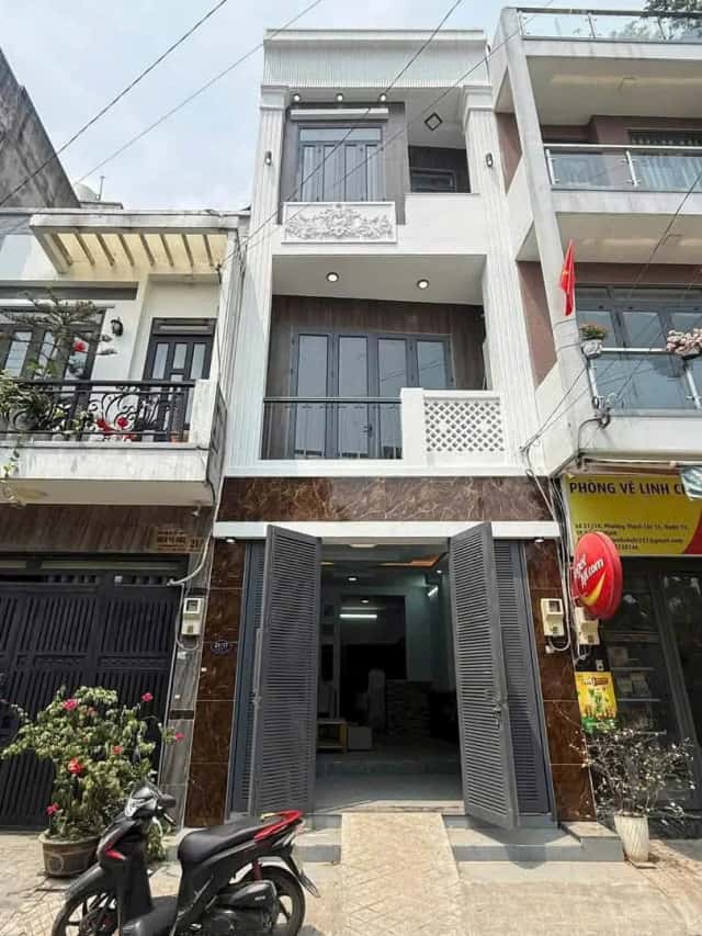 Bán nhà hẻm Thạnh Lộc 15 Quận 12, TP.HCM – 4 phòng ngủ, giá 5.8 tỷ