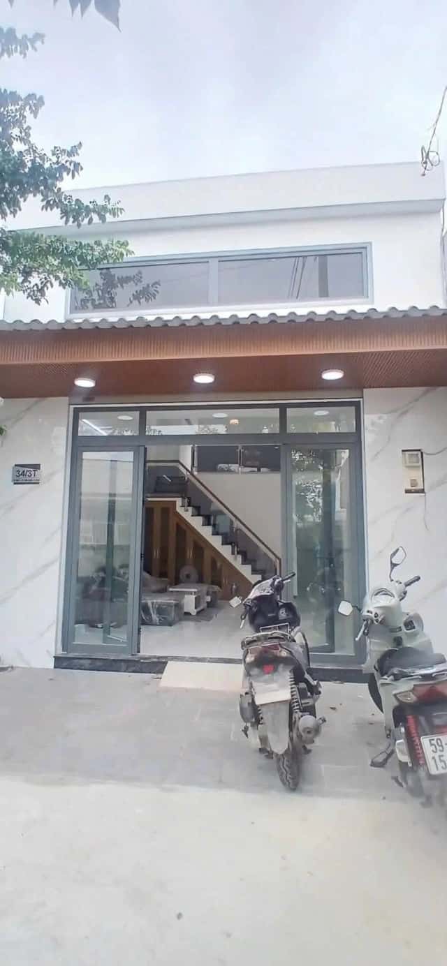 Bán nhà hẻm Tân Xuân 2, ấp Mới 1 Huyện Hóc Môn, TP.HCM – 3 phòng ngủ, giá 5.4 tỷ Bán nhà hẻm Tân Xuân 2, ấp Mới 1 Huyện Hóc Môn, TP.HCM – 3 phòng ngủ, giá 5.4 tỷ