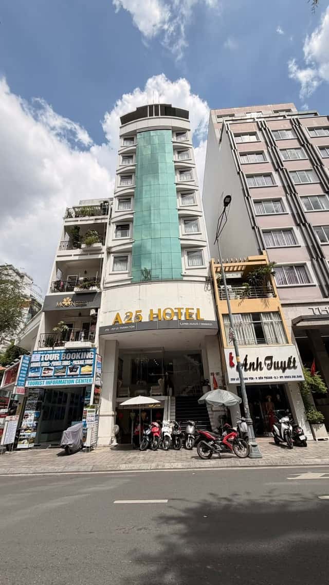 Bán nhà mặt tiền Lê Thánh Tôn Quận 1, TP.HCM – giá 210 tỷ Bán nhà mặt tiền Lê Thánh Tôn Quận 1, TP.HCM – giá 210 tỷ