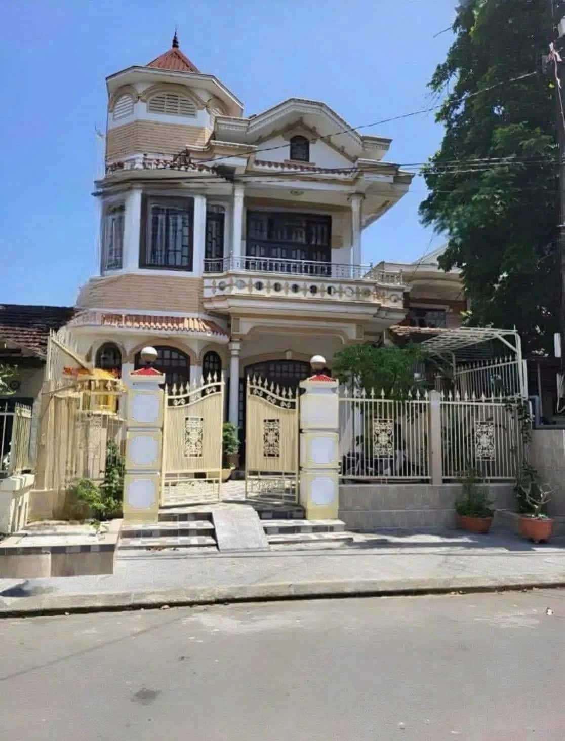 Bán nhà mặt tiền Nguyễn Xuân Lộc Quận Phú Xuân, TP. Huế – 4 phòng ngủ, giá 4.8 tỷ