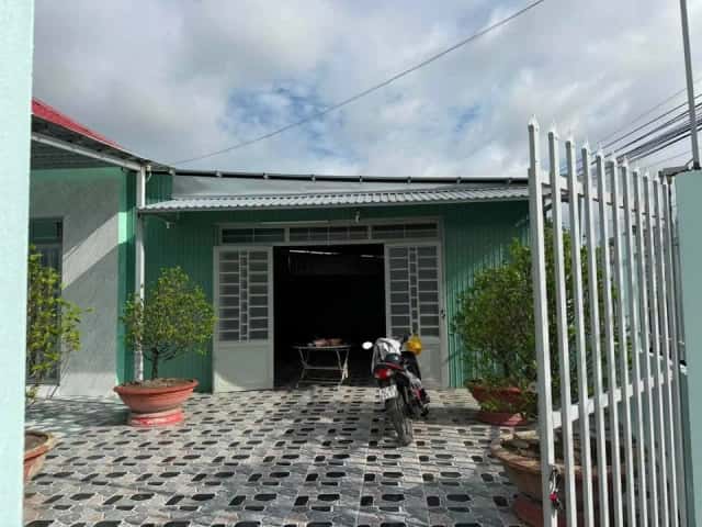 Bán nhà mặt tiền Ấp Giồng Lớn Huyện Cần Giuộc, Long An – 2 phòng ngủ, giá 2.9 tỷ