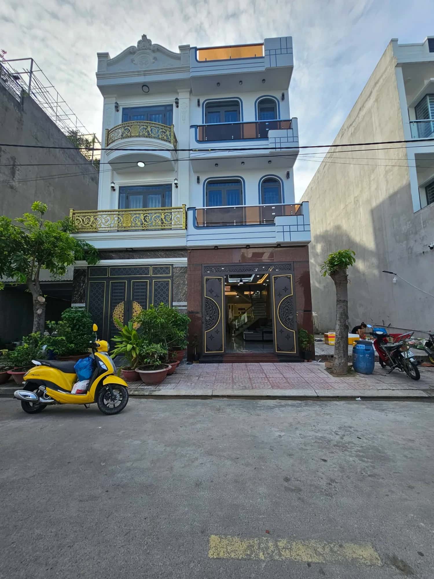 Bán nhà mặt tiền đường D2 Thành phố Dĩ An, Bình Dương – 3 phòng ngủ, giá 6.2 tỷ