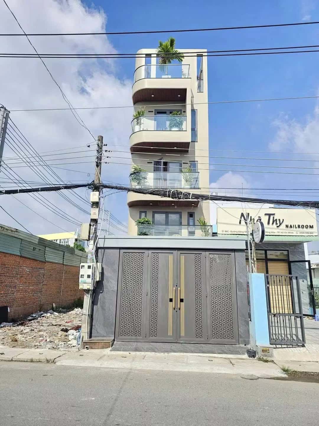 Bán nhà mặt tiền Đông Minh Thành phố Dĩ An, Bình Dương – 4 phòng ngủ, giá 9.3 tỷ