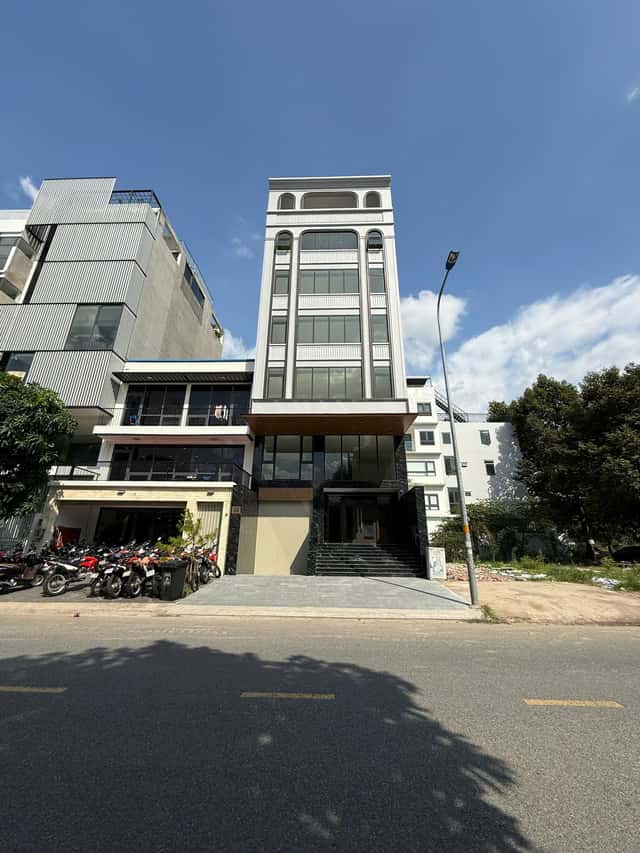 Bán nhà mặt tiền Nguyễn Thanh Sơn Thành phố Thủ Đức, TP.HCM – giá 100 tỷ Bán nhà mặt tiền Nguyễn Thanh Sơn Thành phố Thủ Đức, TP.HCM – giá 100 tỷ