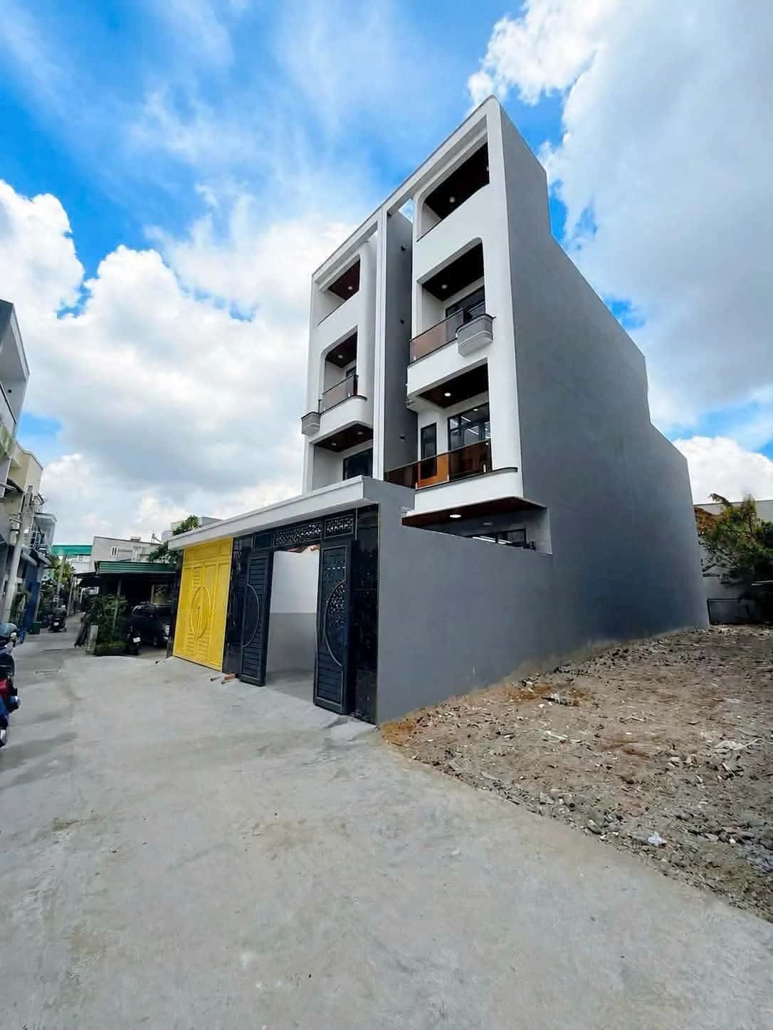 Bán nhà hẻm Đông Minh Thành phố Dĩ An, Bình Dương – 4 phòng ngủ, giá 6.8 tỷ