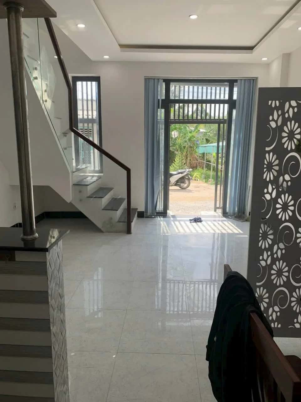Bán nhà mặt tiền đường Cặp Sông Cái Răng Bé Quận Cái Răng, TP. Cần Thơ – 3 phòng ngủ, giá 1.7 tỷ