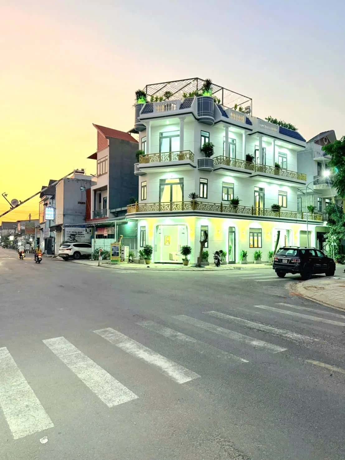 Bán nhà mặt tiền  đường N2 Thành phố Thuận An, Bình Dương – 5 phòng ngủ, giá 8.9 tỷ