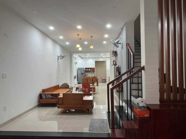 Bán nhà mặt tiền Phan Vinh Thành phố Nha Trang, Khánh Hòa – 3 phòng ngủ, giá 11.5 tỷ