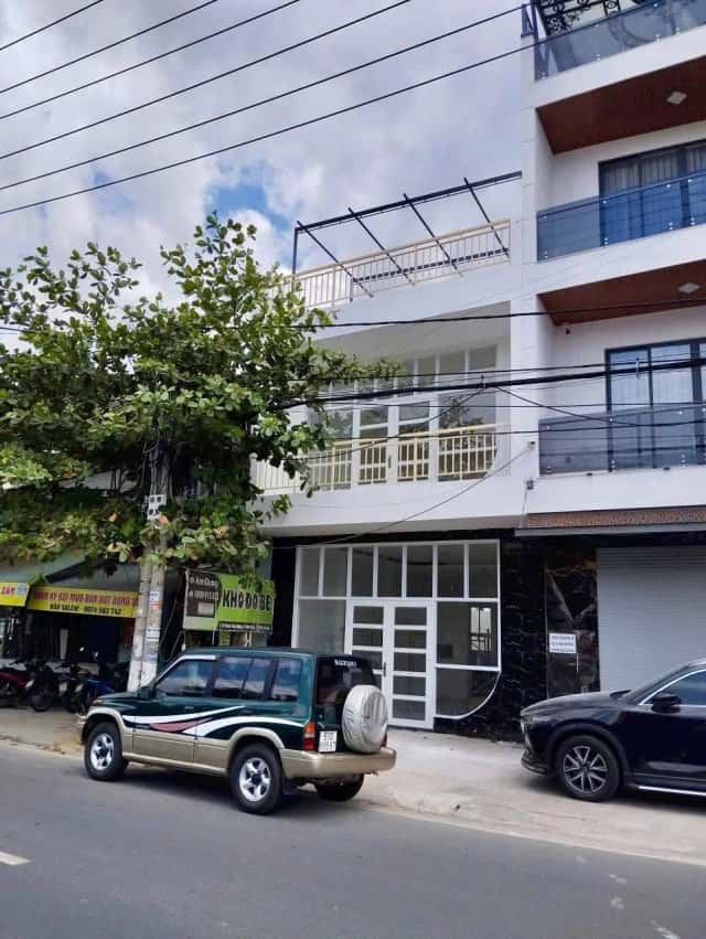 Bán nhà mặt tiền đường Phạm Văn Đồng Thành phố Nha Trang, Khánh Hòa – 1 phòng ngủ, giá 13.5 tỷ