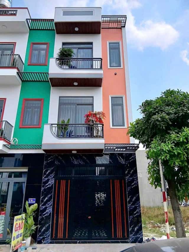 Bán nhà mặt tiền đường D2 Thành phố Thuận An, Bình Dương – 3 phòng ngủ, giá 4.4 tỷ