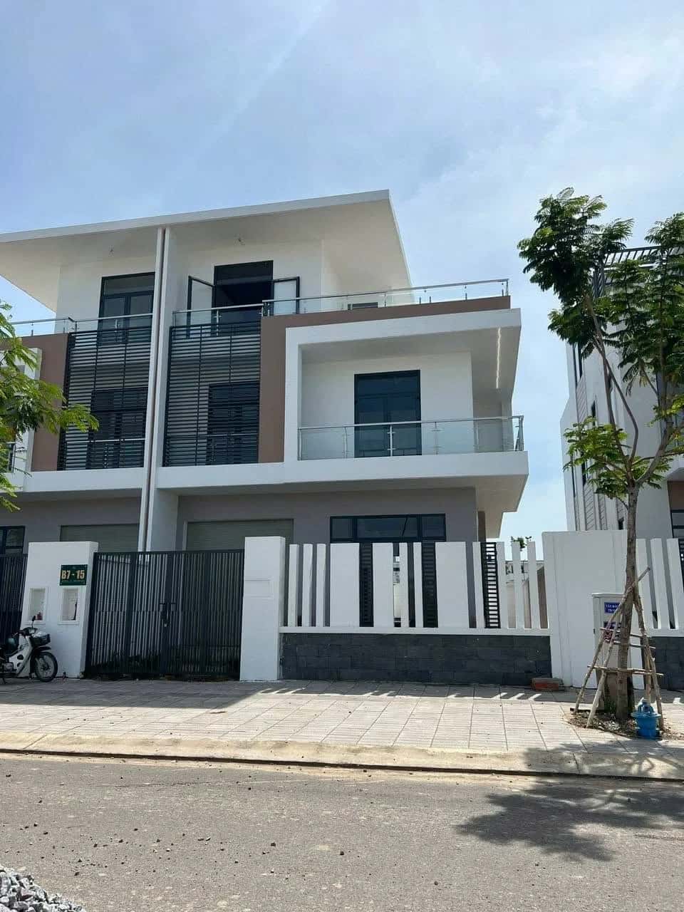 Bán nhà mặt tiền Lý Thường Kiệt nối dài,  Khu đô thị mới lấn biển Tây Bắc Thành phố Rạch Giá, Kiên Giang – 5 phòng ngủ, giá 5.9 tỷ