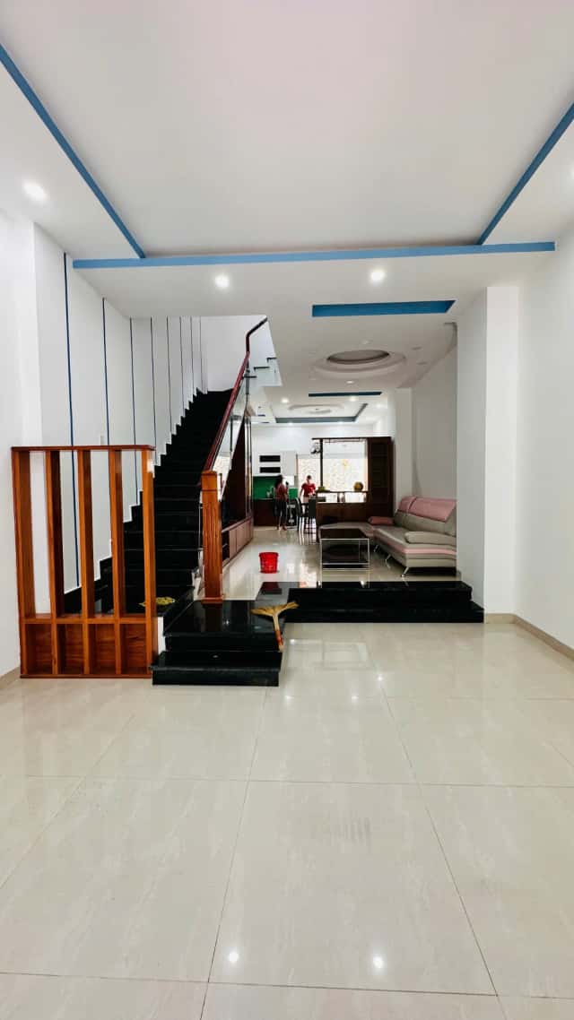 Bán nhà mặt tiền đường P2 Thành phố Nha Trang, Khánh Hòa – 3 phòng ngủ, giá 7.5 tỷ