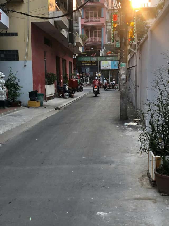 Bán nhà hẻm Sư Vạn Hạnh Quận 10, TP.HCM – 11 phòng ngủ, giá 20.5 tỷ Bán nhà hẻm Sư Vạn Hạnh Quận 10, TP.HCM – 11 phòng ngủ, giá 20.5 tỷ