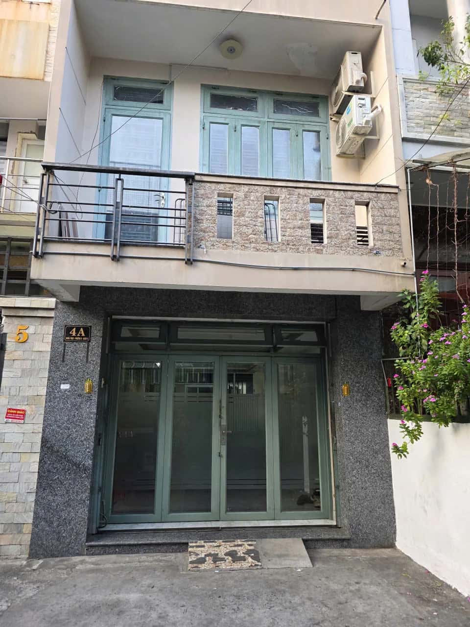 Bán nhà mặt tiền Nghĩa Thục  Quận 5, TP.HCM – 2 phòng ngủ, giá 12 tỷ