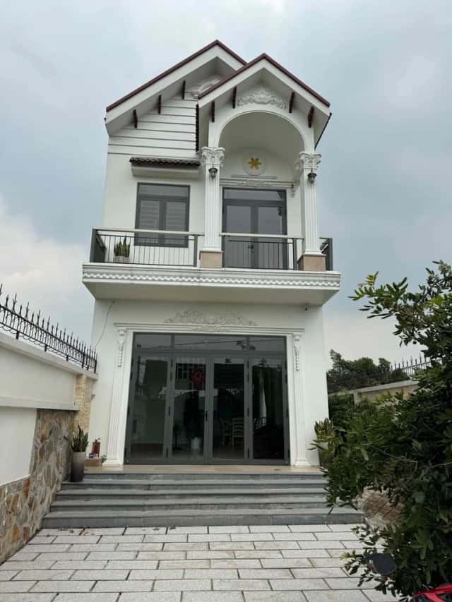 Bán nhà mặt tiền Bờ Huệ  Huyện Bình Chánh, TP.HCM – 3 phòng ngủ, giá 10.5 tỷ