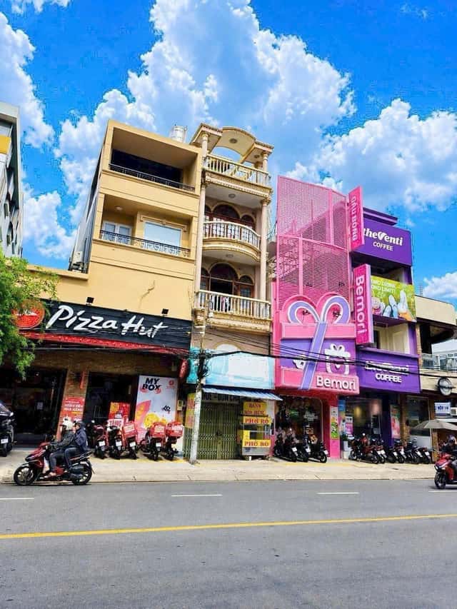 Bán nhà mặt tiền Nguyễn Gia Trí Quận Bình Thạnh, TP.HCM – 6 phòng ngủ, giá 30 tỷ