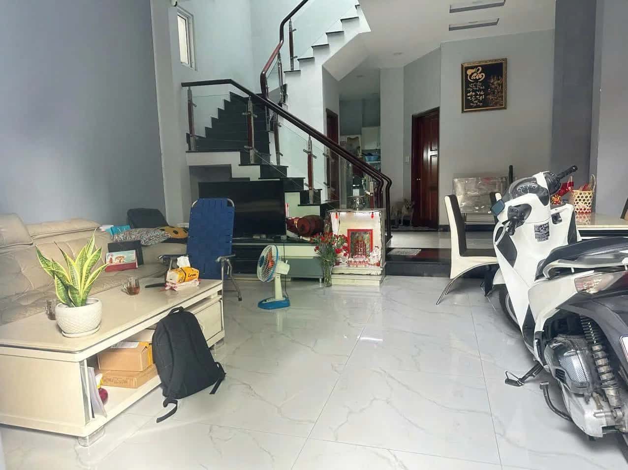Bán nhà mặt tiền Đoàn Văn Bơ Quận 4, TP.HCM – 8 phòng ngủ, giá 23 tỷ