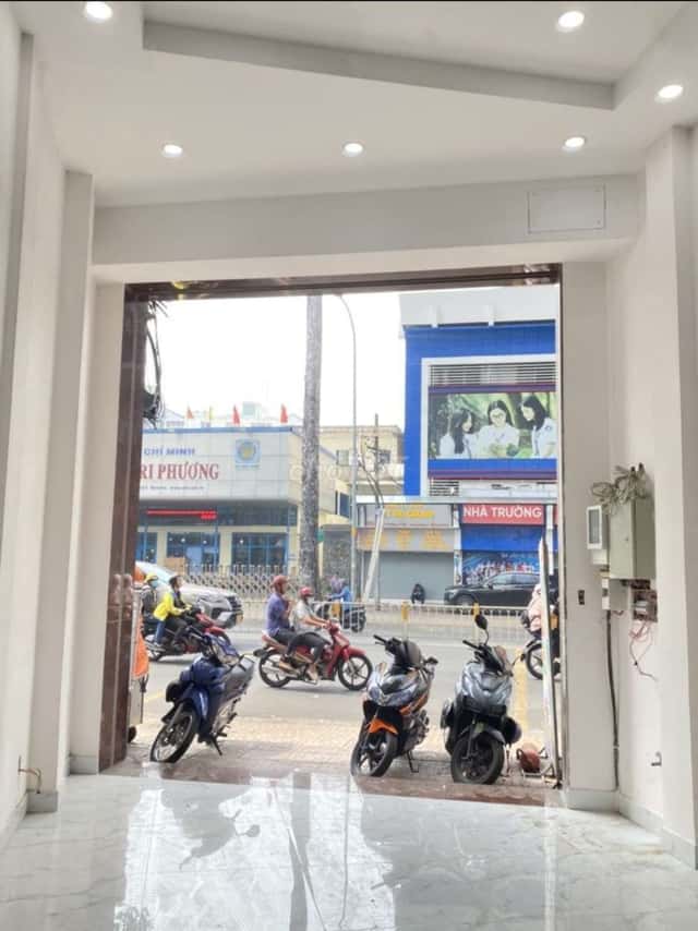 Bán nhà mặt tiền Nguyễn Tri Phương Quận 5, TP.HCM – giá 35 tỷ