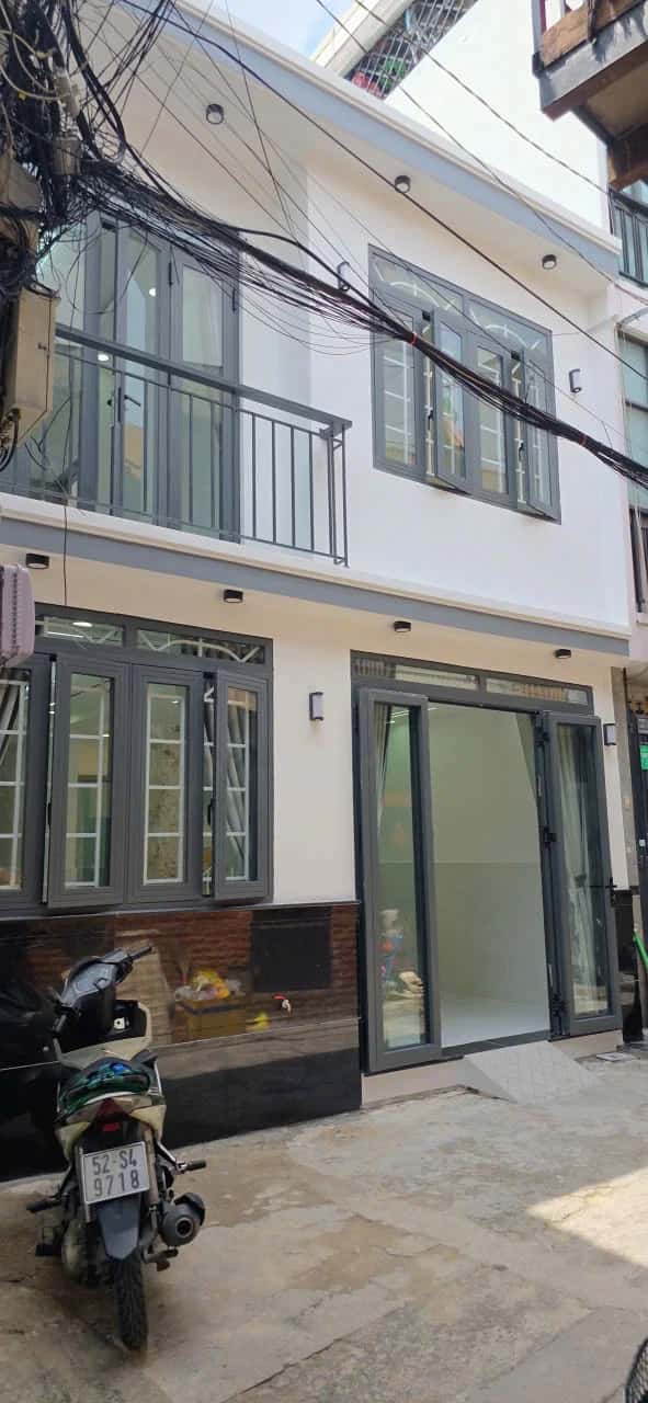Bán nhà hẻm Lạc Long Quân Quận Tân Bình, TP.HCM – 3 phòng ngủ, giá 5.8 tỷ