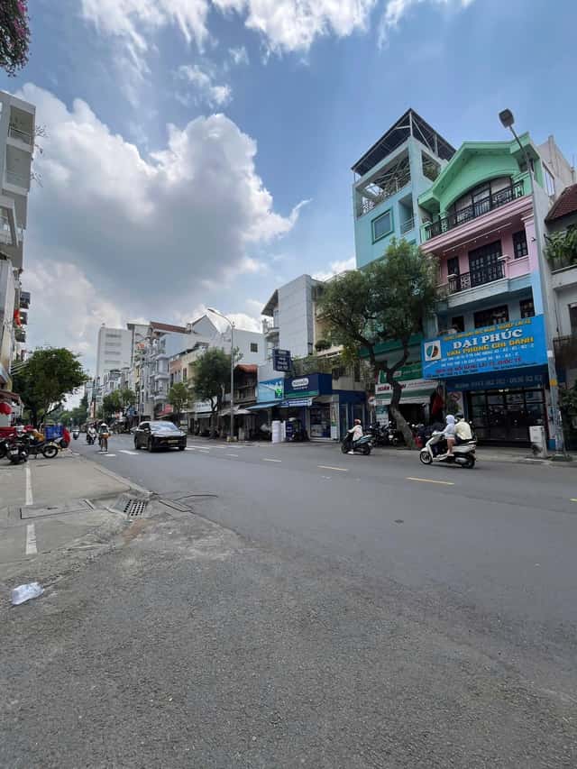 Bán nhà mặt tiền Hoàng Hoa Thám Quận Bình Thạnh, TP.HCM – giá 14 tỷ Bán nhà mặt tiền Hoàng Hoa Thám Quận Bình Thạnh, TP.HCM – giá 14 tỷ