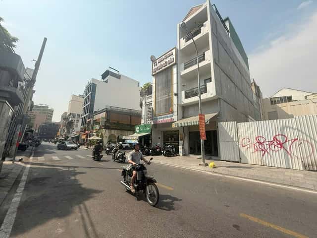 Bán nhà mặt tiền Trần Khắc Chân Quận 1, TP.HCM – giá 350 tỷ