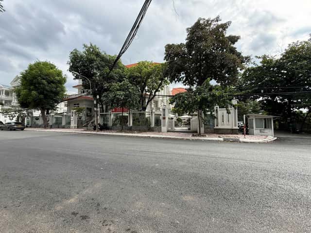 Bán nhà mặt tiền Nguyễn Văn Hưởng Thành phố Thủ Đức, TP.HCM – giá 380 tỷ Bán nhà mặt tiền Nguyễn Văn Hưởng Thành phố Thủ Đức, TP.HCM – giá 380 tỷ