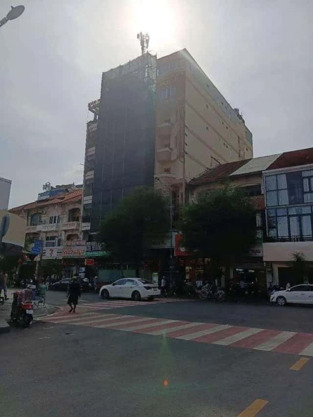 Cho thuê nhà mặt tiền Lê Thánh Tôn Quận 1, TP.HCM – giá 25 triệu