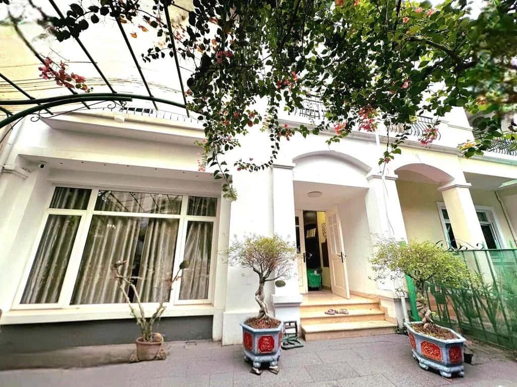 Cho thuê nhà hẻm Bùi Bằng Đoàn Quận 7, TP.HCM – 4 phòng ngủ, giá 40 triệu