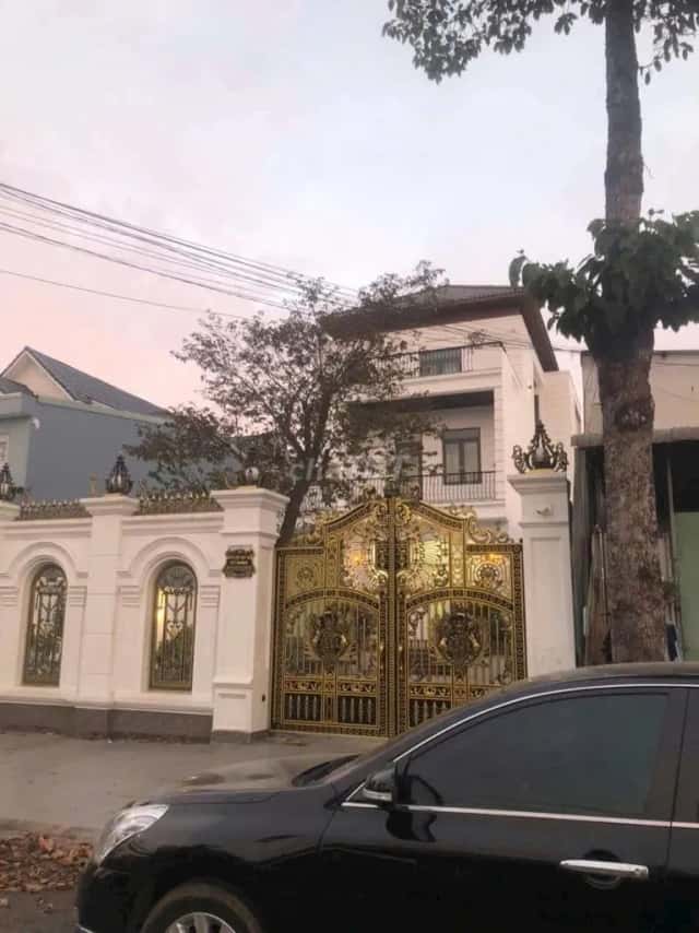 Cho thuê nhà hẻm Đường D10 Thành phố Thủ Dầu Một, TP.HCM – 5 phòng ngủ, giá 27 triệu Cho thuê nhà hẻm Đường D10 Thành phố Thủ Dầu Một, TP.HCM – 5 phòng ngủ, giá 27 triệu
